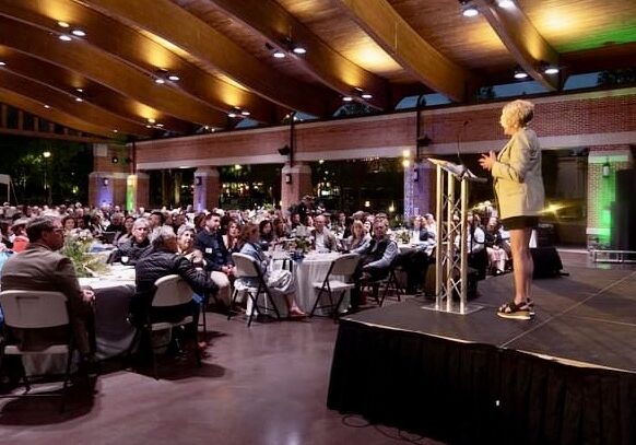 Bonnie Hawksworth - SH Spring Benefit '22-5 Bonnie Hawksworth speaks at the Shirley Heinze Land Trust Spring Benefit. Multimedia content from this event is included in Bonnie's video portfolio.